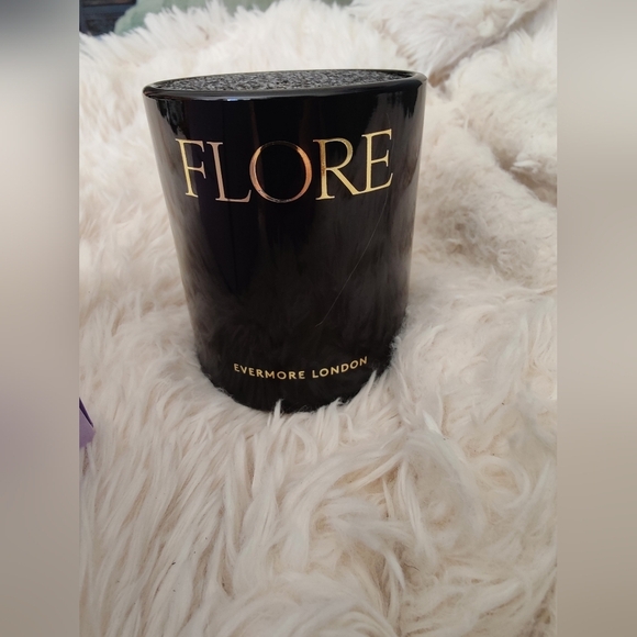 Evermore London Flore Candle 300g Mist & Lilac Blossom 60+ Hours Burn - Picture 6 of 6
